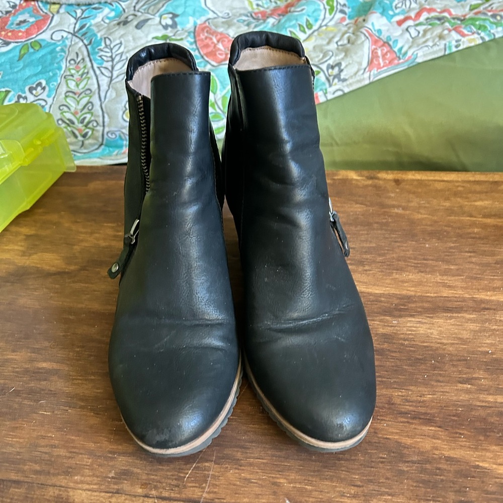 Black Soul Naturalizer Booties, size 7.5